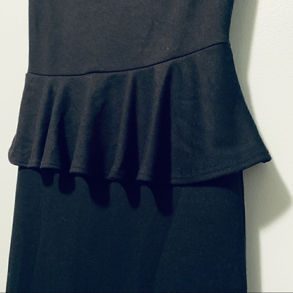 Peplum dress with lace back - Picture 5 of 5